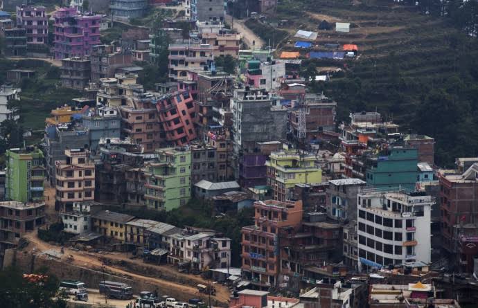 设计一幢露天建筑抗震