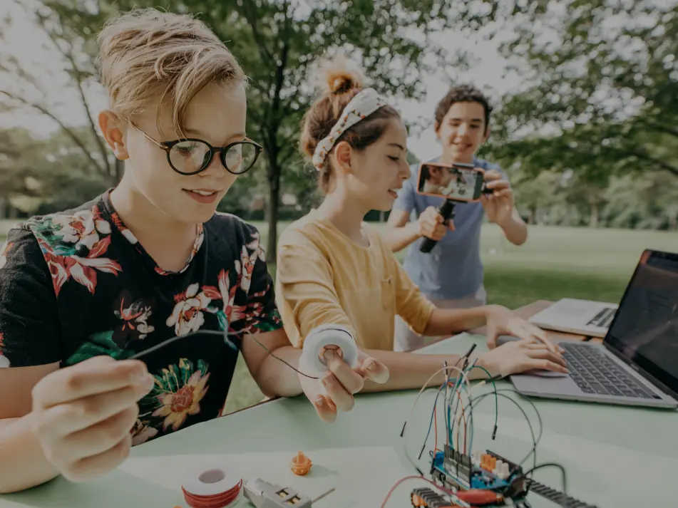 Best Robotics Summer Camps for Kids in UK Best Robotics Summer Camps for Kids in UK