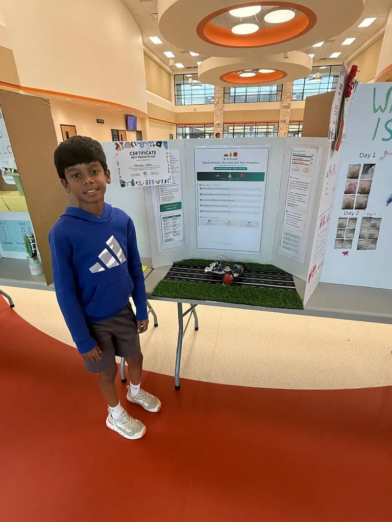 Playto Labs student Hanush Uppu won Best Presentation Award at school science fair in Frisco, Texas, USA